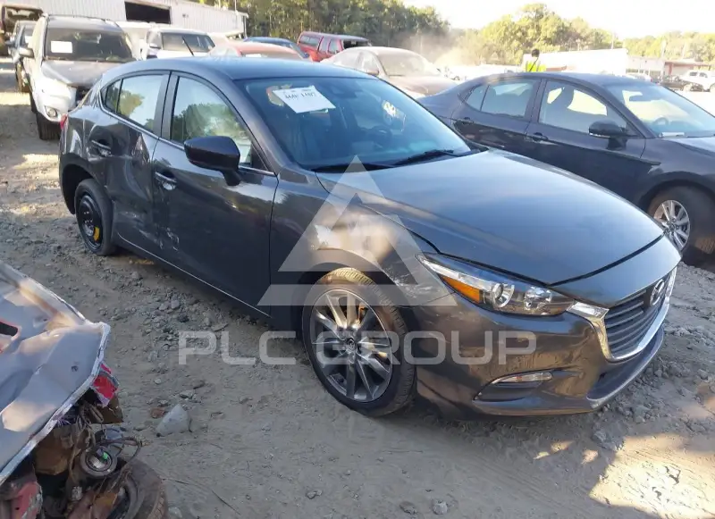 2018 Mazda 3 photo