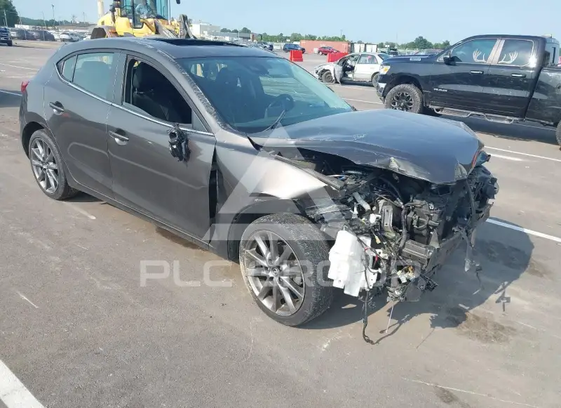 2018 Mazda 3 photo