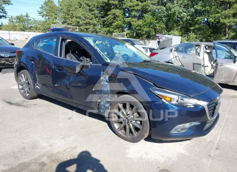 2018 Mazda 3 фото