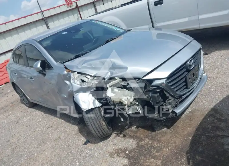 2018 Mazda 3 фото