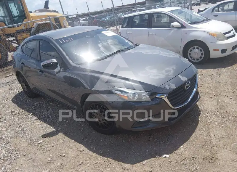 2018 Mazda 3 photo