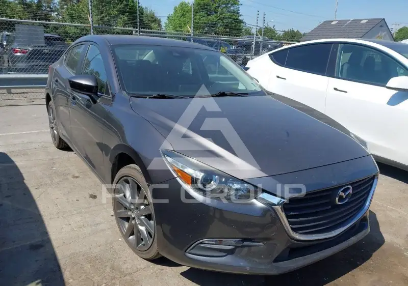 2018 Mazda 3 photo