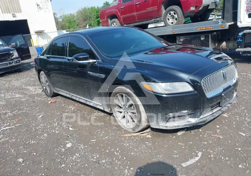 2018 Lincoln Continental photo