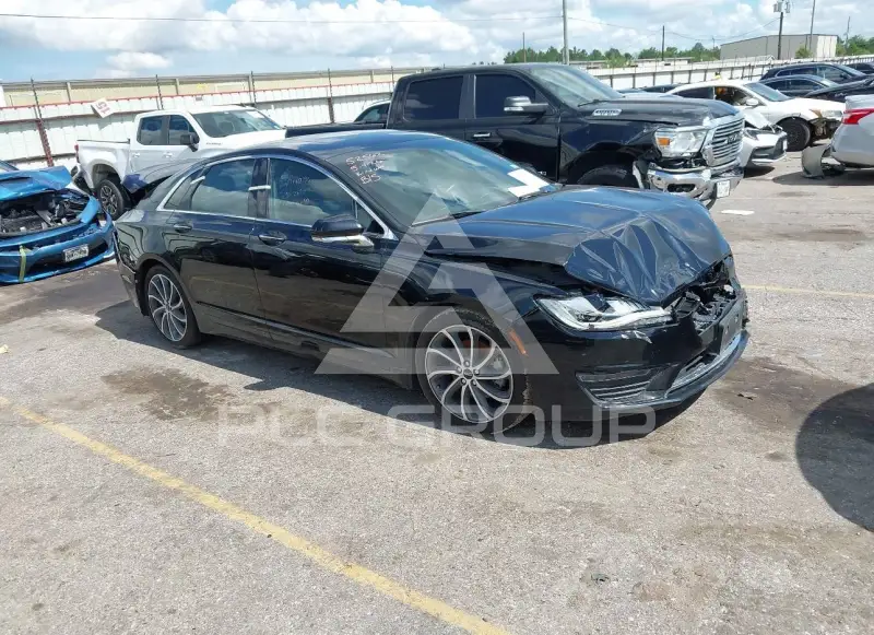 2018 Lincoln MKZ photo
