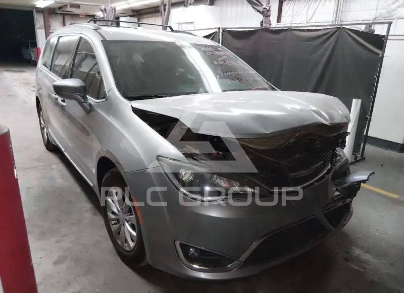 2018 Chrysler PACIFICA photo
