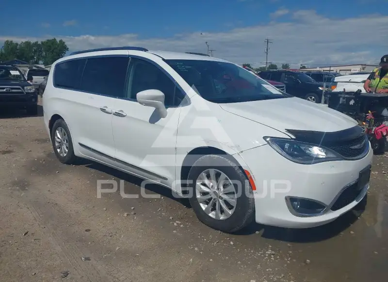 2018 Chrysler PACIFICA photo