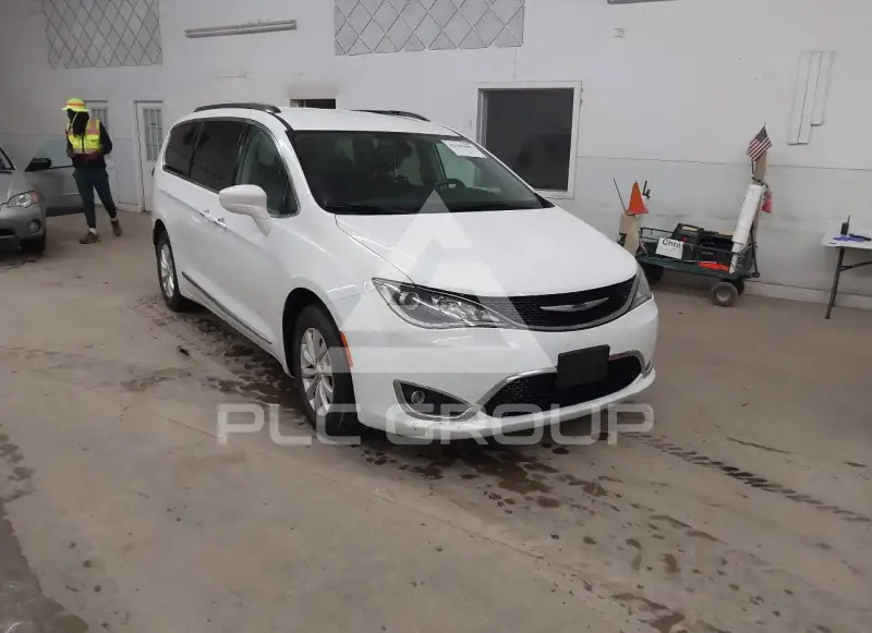 2018 Chrysler PACIFICA photo
