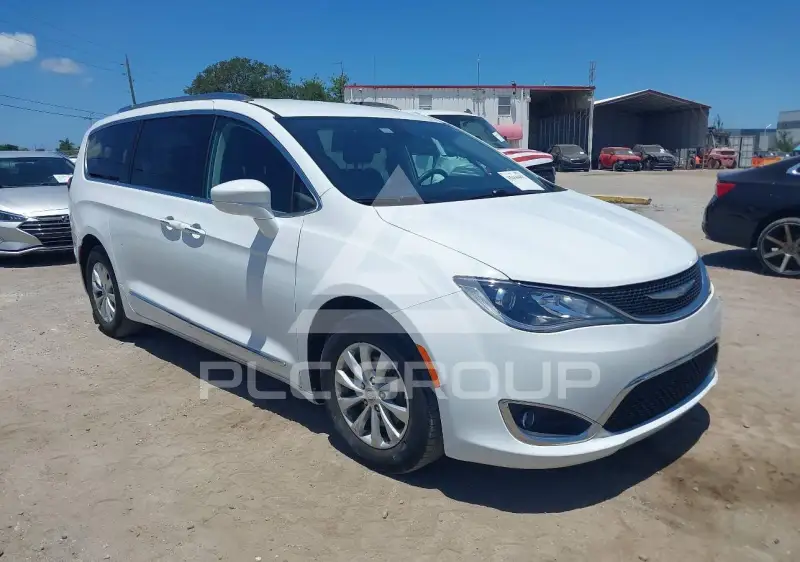 2018 Chrysler PACIFICA photo