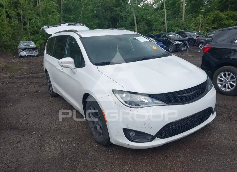 2018 Chrysler PACIFICA photo