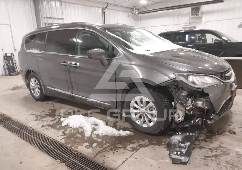 2018 Chrysler PACIFICA фото
