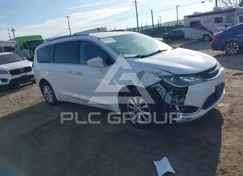 2018 Chrysler PACIFICA photo