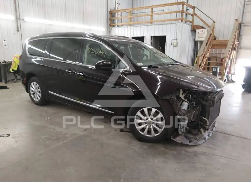 2018 Chrysler PACIFICA photo