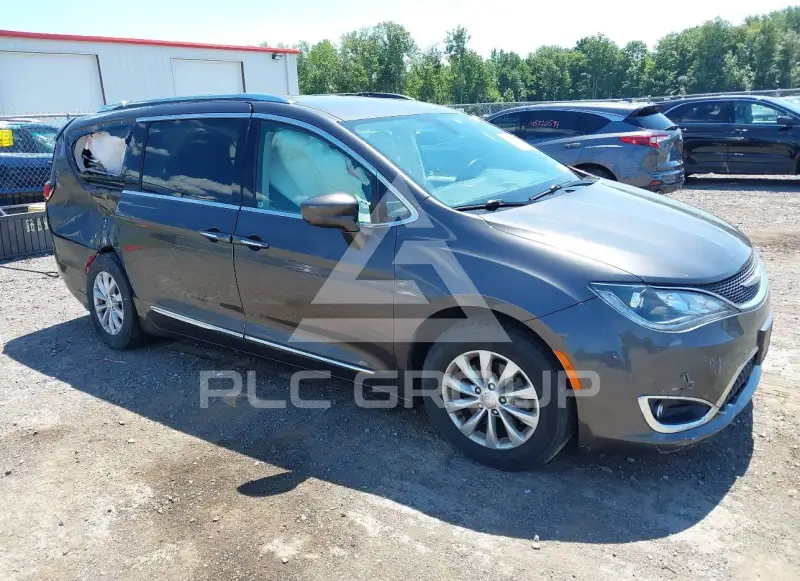 2018 Chrysler PACIFICA photo