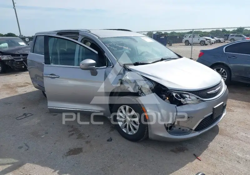 2018 Chrysler PACIFICA photo