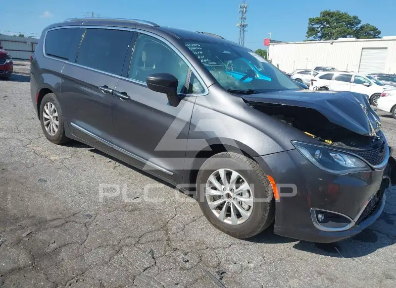 2018 Chrysler PACIFICA photo
