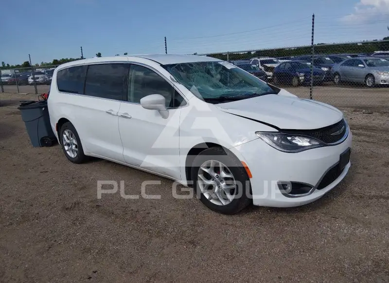 2018 Chrysler PACIFICA photo