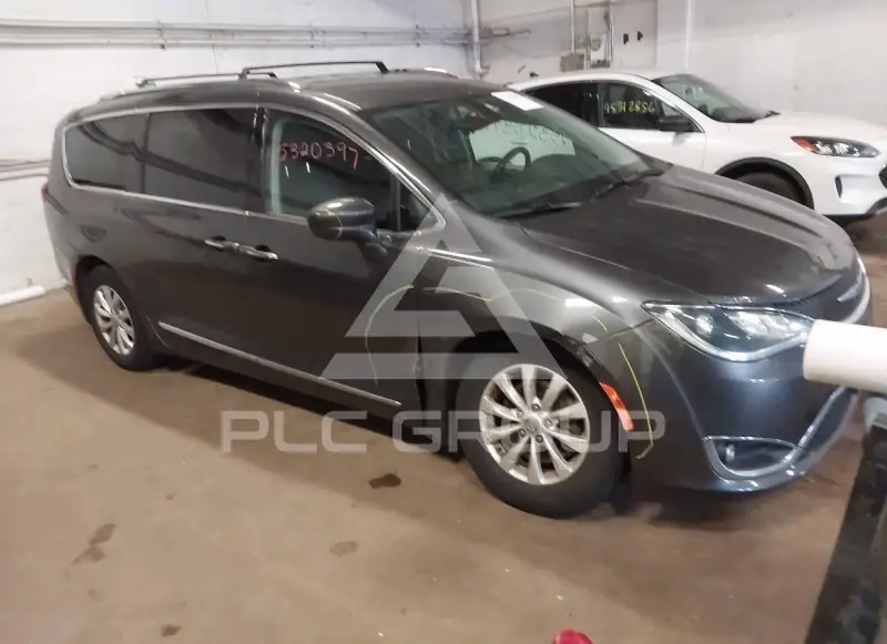 2018 Chrysler PACIFICA photo