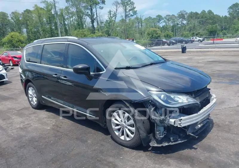 2018 Chrysler PACIFICA photo