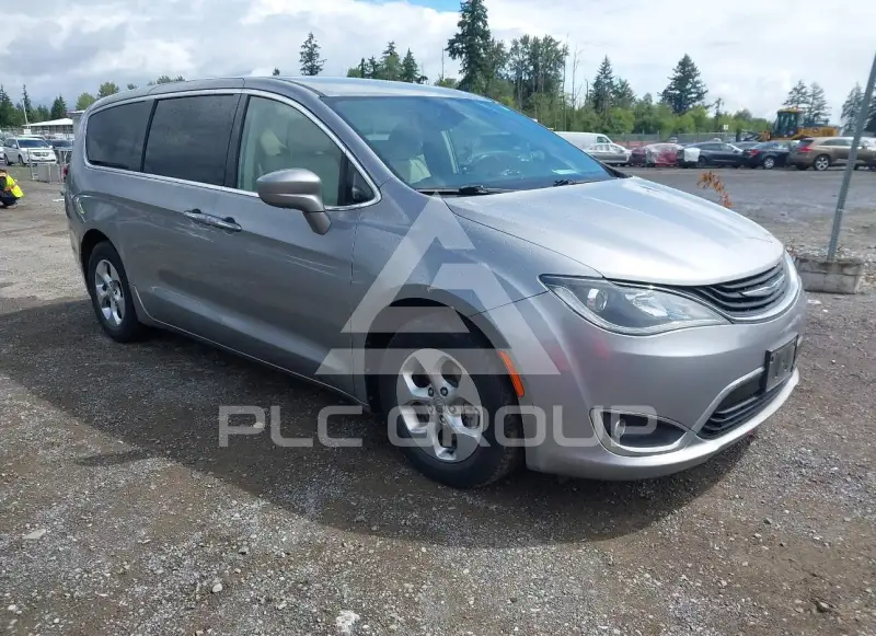 2018 Chrysler PACIFICA photo
