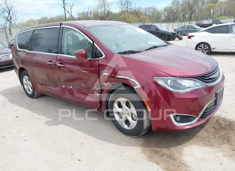 2018 Chrysler PACIFICA photo