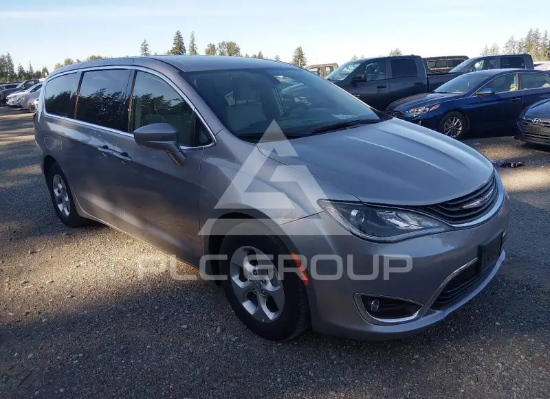 2018 Chrysler PACIFICA photo