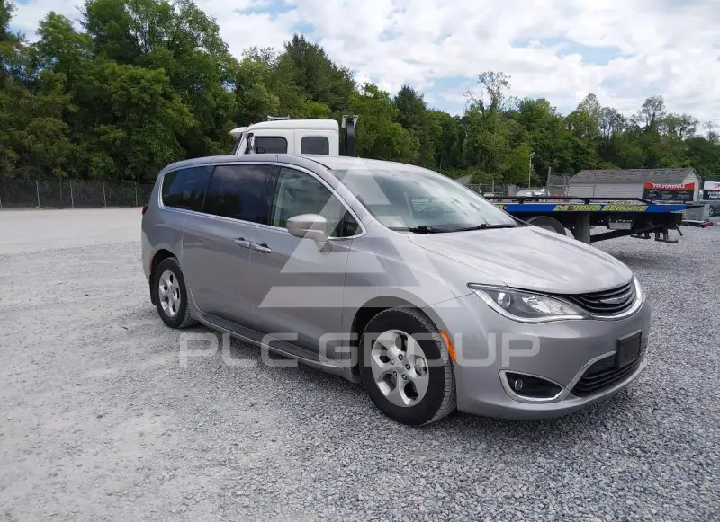 2018 Chrysler PACIFICA photo
