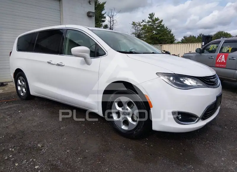 2018 Chrysler PACIFICA photo