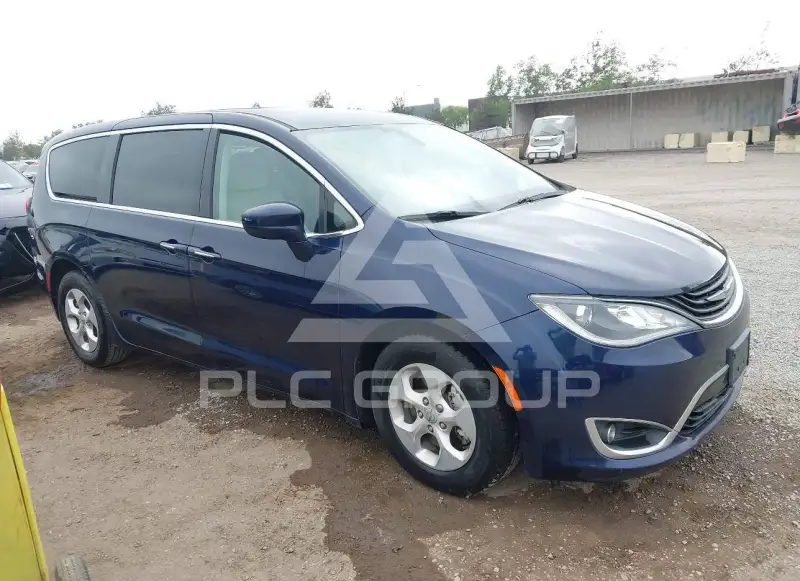 2018 Chrysler PACIFICA photo