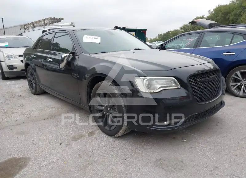 2018 Chrysler 300 фото