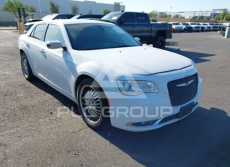 2018 Chrysler 300 фото