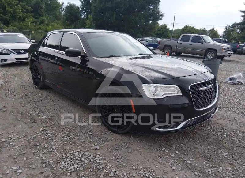 2018 Chrysler 300 фото