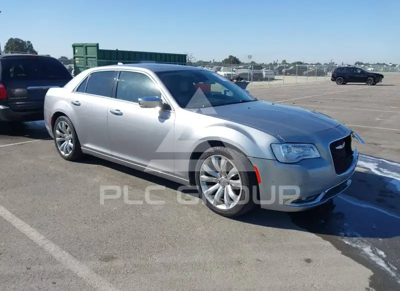 2018 Chrysler 300 фото