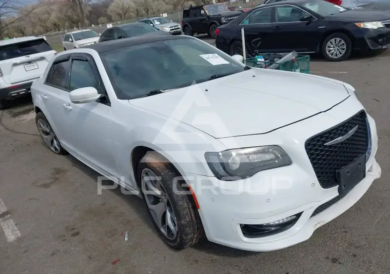 2018 Chrysler 300 photo