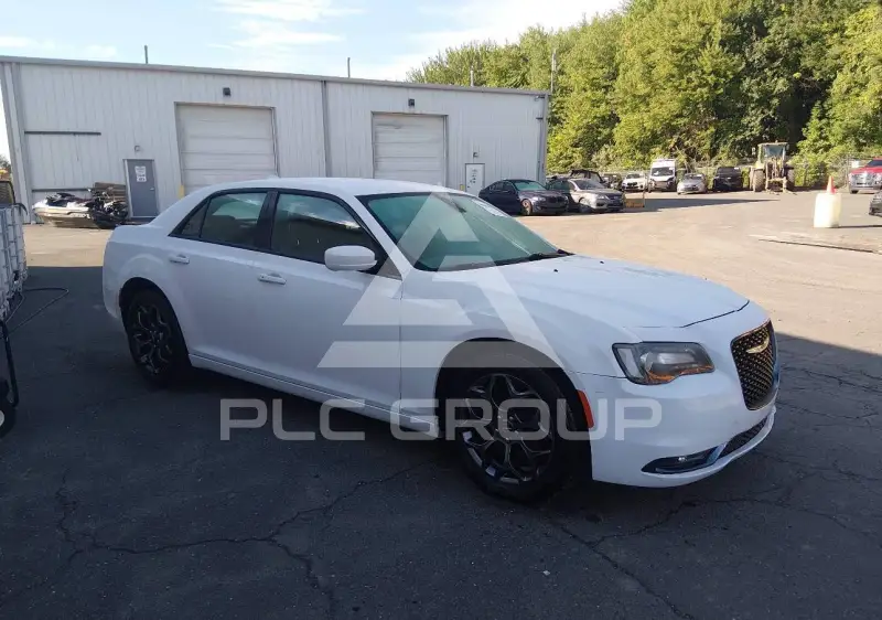 2018 Chrysler 300 photo