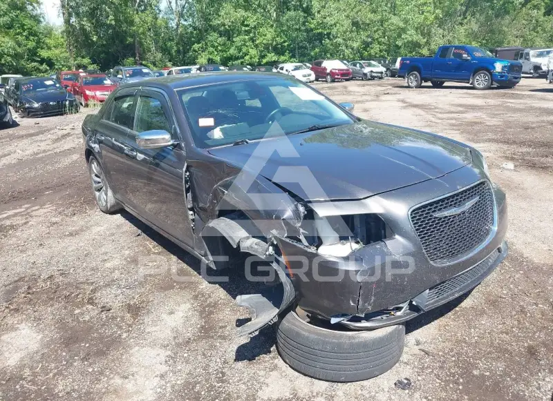 2018 Chrysler 300 фото
