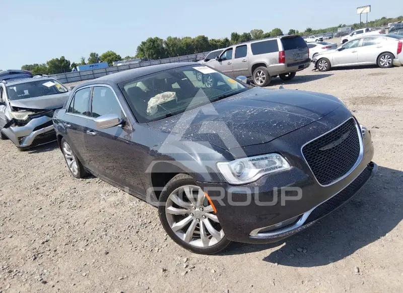 2018 Chrysler 300 фото