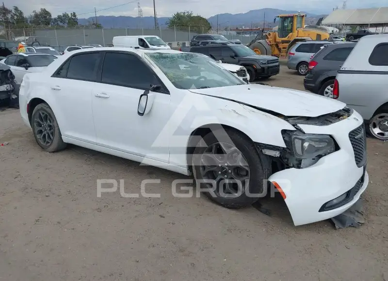 2018 Chrysler 300 фото