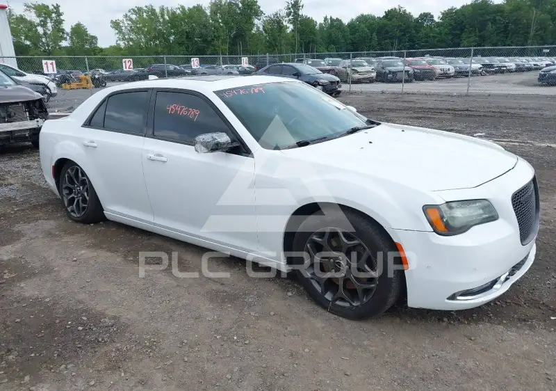 2018 Chrysler 300 photo