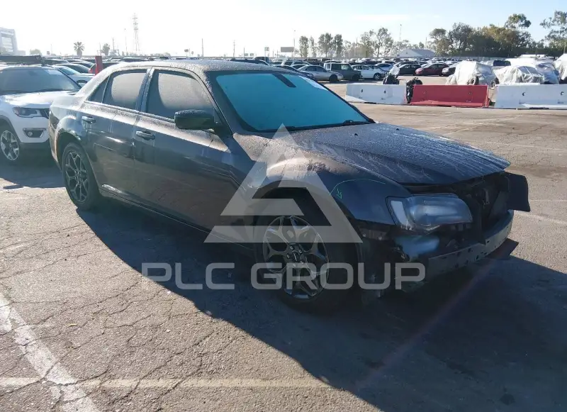 2018 Chrysler 300 photo