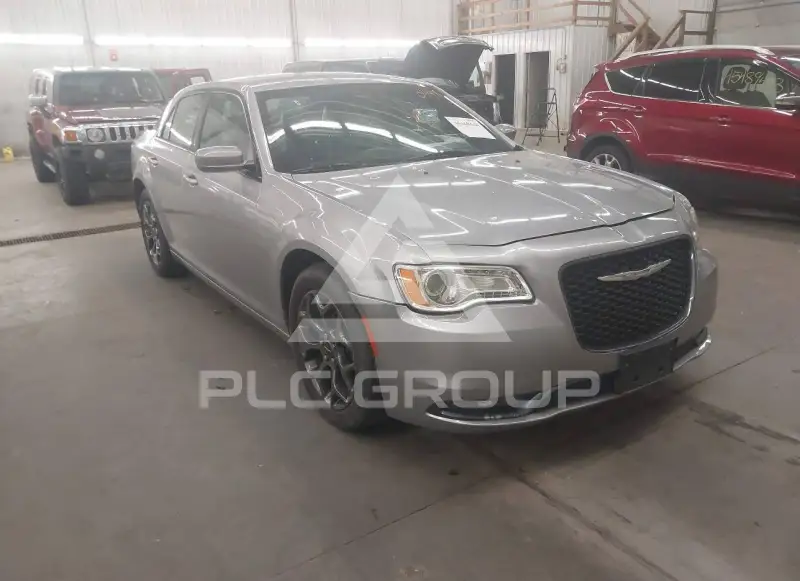 2018 Chrysler 300 фото