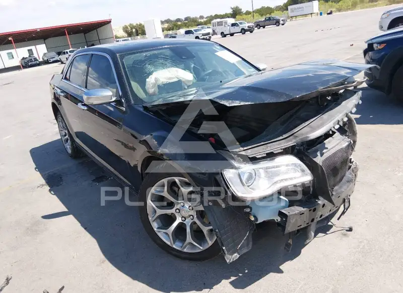 2018 Chrysler 300 photo