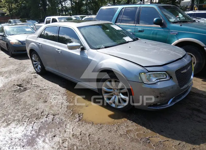 2018 Chrysler 300 фото