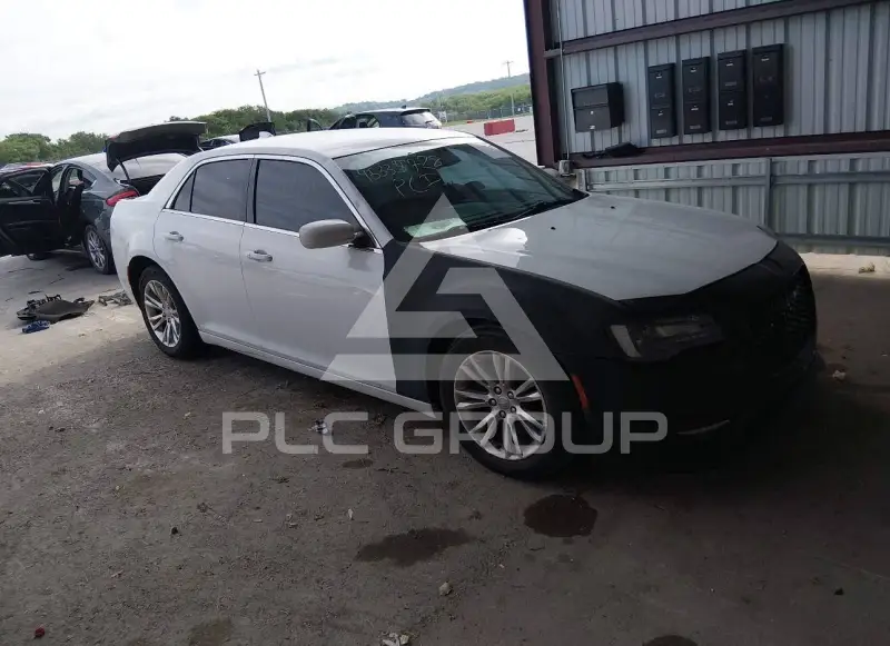 2018 Chrysler 300 photo