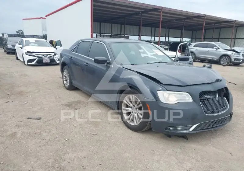 2018 Chrysler 300 photo
