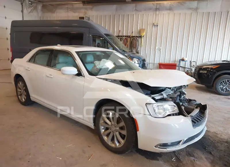 2018 Chrysler 300 фото