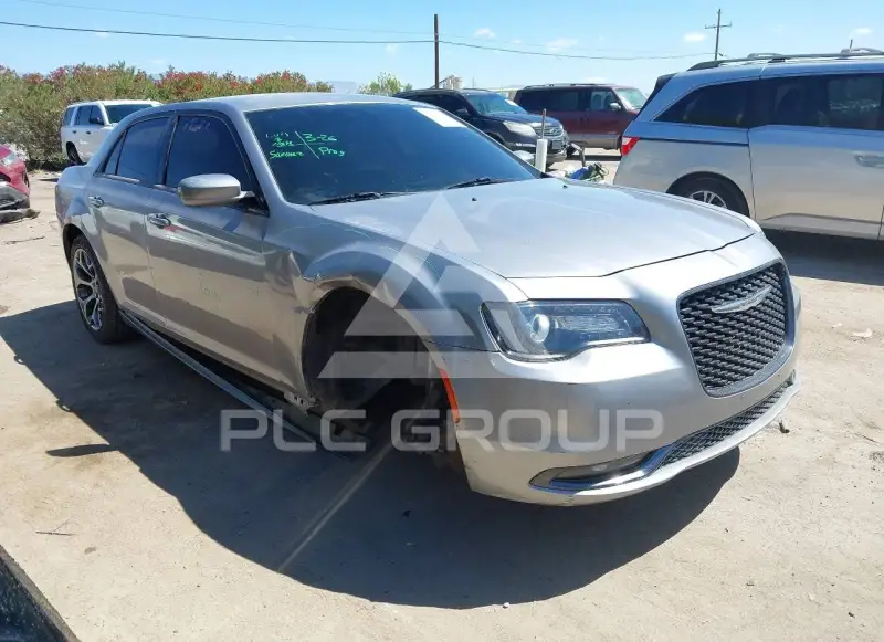 2018 Chrysler 300 photo