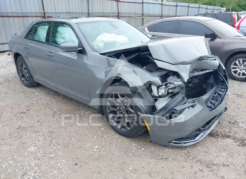 2018 Chrysler 300 photo