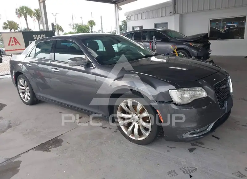 2018 Chrysler 300 photo