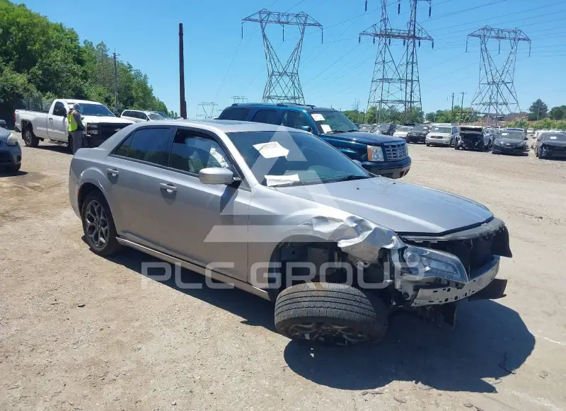2018 Chrysler 300 фото
