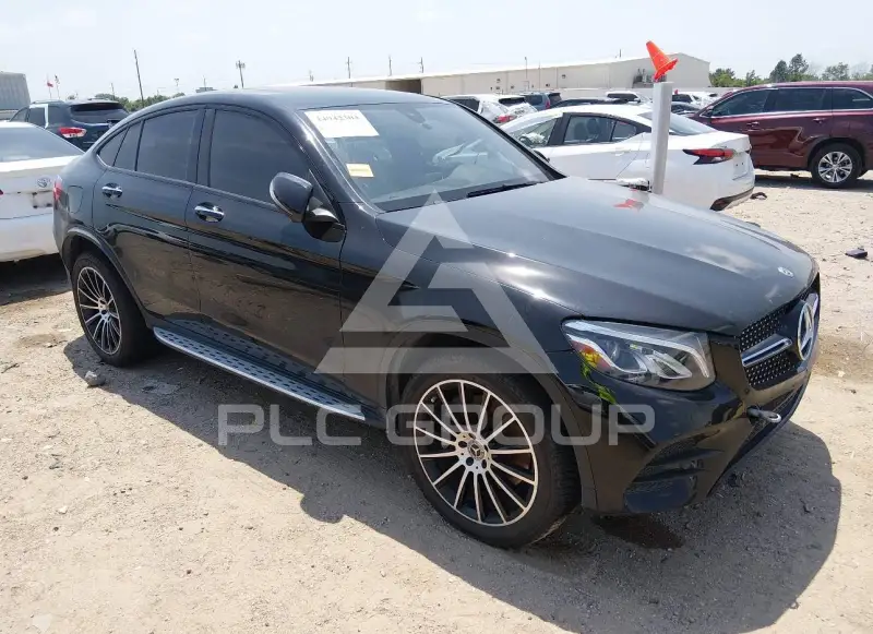 2018 Mercedes Benz Glc 300 фото